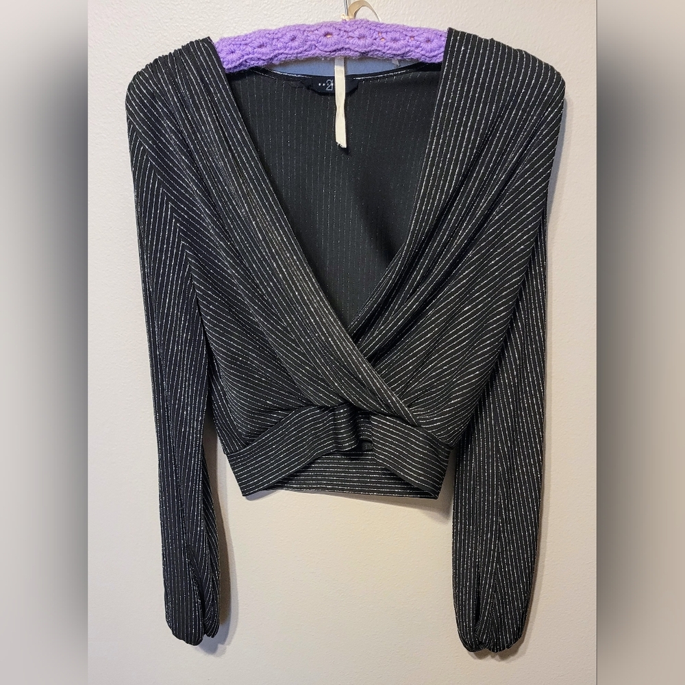 22 Saints Black Shimmer Striped cropped size Medium